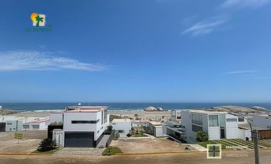 Terreno con Vista Panorámica al Mar en Club Las Palmeras – Cerro Azul | 200 m²