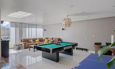 Venta Residencia en Cerrada Lomas de Tecamachalco, Edo. de México