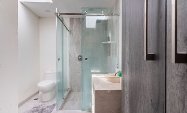 Venta Residencia en Cerrada Lomas de Tecamachalco, Edo. de México