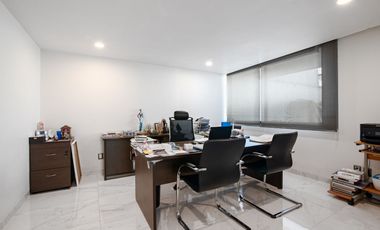 Venta Residencia en Cerrada Lomas de Tecamachalco, Edo. de México
