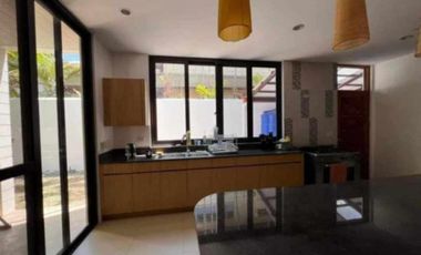 4 Bedroom 4BR House and Lot for Rent at Muntinlupa City
