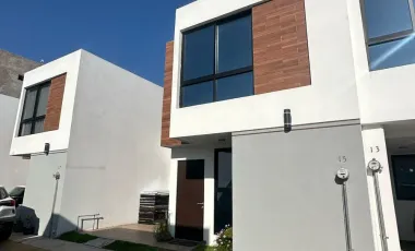 Casa en Renta en Cuautlancingo, Fraccionamiento con Amenidades y Recamara en Planta Baja