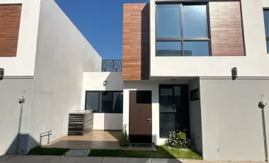 Casa en Renta en Cuautlancingo, Fraccionamiento con Amenidades y Recamara en Planta Baja