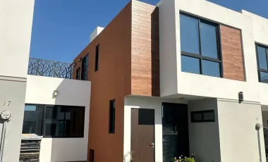 Casa en Renta en Cuautlancingo, Fraccionamiento con Amenidades y Recamara en Planta Baja