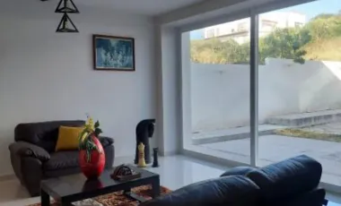 VISTA REAL CASA EN RENTA