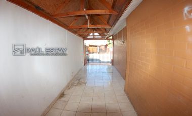 VENDEMOS Casa en Calle principal en excelente Villa