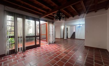 Casa  en arriendo, Loma Del Escobero, Envigado, Antioquia