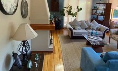 Fabulosa Propiedad En Venta Casa 600 Mts2 + 400Mts2 Galpones y Oficinas