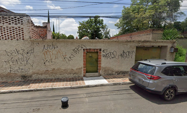 VENDO CASA EN SAN BERNARDO, GUADALAJARA CERCA GLORIETA DE LA MINERVA