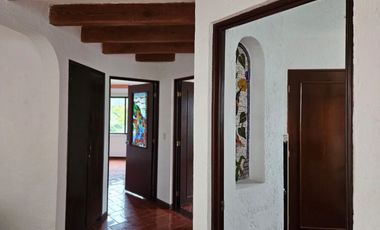 🏡 Casa con doble altura, chimenea y vista al green 🌳🔥 ¡En Club de Golf Tequis!
