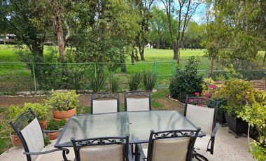 🏡 Casa con doble altura, chimenea y vista al green 🌳🔥 ¡En Club de Golf Tequis!