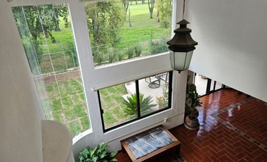 🏡 Casa con doble altura, chimenea y vista al green 🌳🔥 ¡En Club de Golf Tequis!