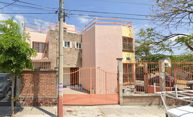 VENDO CASA EN JARDINES DE SAN JOSE, GUADALAJARA CERCA GLORIETA DE LA MINERVA