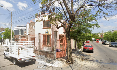 VENDO CASA EN JARDINES DE SAN JOSE, GUADALAJARA CERCA GLORIETA DE LA MINERVA