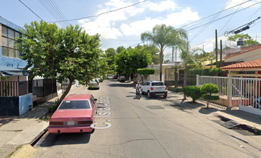 VENDO CASA EN JARDINES DE SAN JOSE, GUADALAJARA CERCA GLORIETA DE LA MINERVA