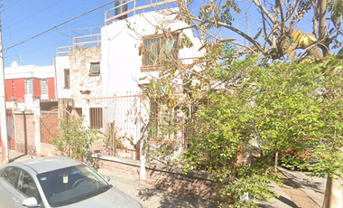 VENDO CASA EN JARDINES DE SAN JOSE, GUADALAJARA CERCA GLORIETA DE LA MINERVA