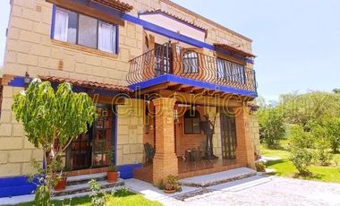 🎯 Inversionistas, ¡atención! Casa + 4 departamentos en terreno enorme, ¡potencial al máximo! 🌳💰