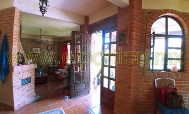 🎯 Inversionistas, ¡atención! Casa + 4 departamentos en terreno enorme, ¡potencial al máximo! 🌳💰