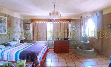 🎯 Inversionistas, ¡atención! Casa + 4 departamentos en terreno enorme, ¡potencial al máximo! 🌳💰