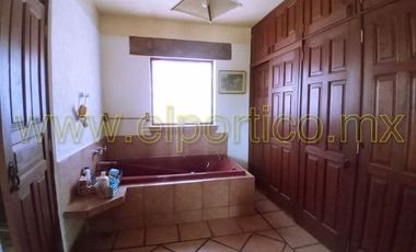 🎯 Inversionistas, ¡atención! Casa + 4 departamentos en terreno enorme, ¡potencial al máximo! 🌳💰