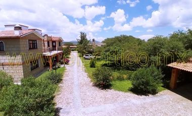 🎯 Inversionistas, ¡atención! Casa + 4 departamentos en terreno enorme, ¡potencial al máximo! 🌳💰