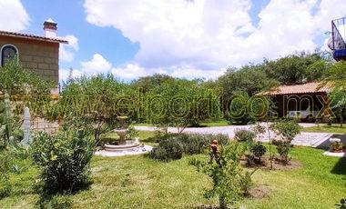 🎯 Inversionistas, ¡atención! Casa + 4 departamentos en terreno enorme, ¡potencial al máximo! 🌳💰
