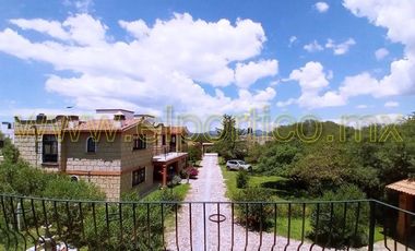 🎯 Inversionistas, ¡atención! Casa + 4 departamentos en terreno enorme, ¡potencial al máximo! 🌳💰