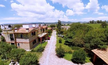 🎯 Inversionistas, ¡atención! Casa + 4 departamentos en terreno enorme, ¡potencial al máximo! 🌳💰