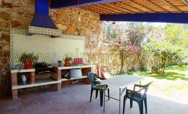 🎯 Inversionistas, ¡atención! Casa + 4 departamentos en terreno enorme, ¡potencial al máximo! 🌳💰