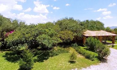 🎯 Inversionistas, ¡atención! Casa + 4 departamentos en terreno enorme, ¡potencial al máximo! 🌳💰