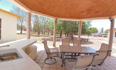 💸 ¡Precio de oportunidad! Casa con palapa y bungalow en terreno de 2,200m² 🌿