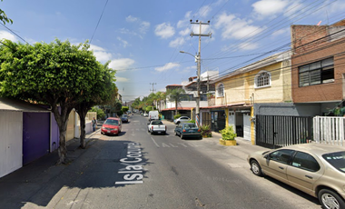 VENDO CASA EN JARDINES DE SAN JOSE, GUADALAJARA JUNTO PLAZA FIESTA ARBOLEDAS