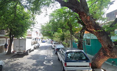 VENDO CASA EN LOMAS DE POLANCO, TLAJOMULCO CERCA DE PLAZA DEL SOL