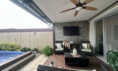 VENTA CASA ESTANCIAS DEL RIO