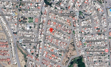 HERMOSA PROPIEDAD DE DOS NIVELES, A SÓLO 10 MIN. DEL AEROPUERTO INTERNACIONAL.