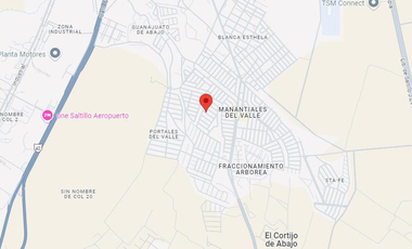 HERMOSA PROPIEDAD DE DOS NIVELES, A SÓLO 10 MIN. DEL AEROPUERTO INTERNACIONAL.