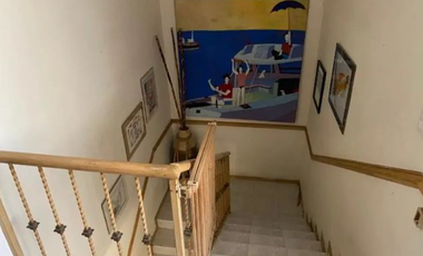 HERMOSA PROPIEDAD DE DOS NIVELES, A SÓLO 10 MIN. DEL AEROPUERTO INTERNACIONAL.