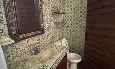 LOMAS SELVA cerca Wamart VENDO propiedad PROPIA CASA RETIRO, 7 recs. 1 piso