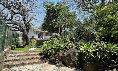 LOMAS SELVA cerca Wamart VENDO propiedad PROPIA CASA RETIRO, 7 recs. 1 piso