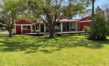 LOMAS SELVA cerca Wamart VENDO propiedad PROPIA CASA RETIRO, 7 recs. 1 piso