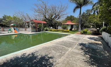 LOMAS SELVA cerca Wamart VENDO propiedad PROPIA CASA RETIRO, 7 recs. 1 piso