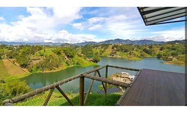 Venta 3 cabañas Peñol en un lote de 3.300