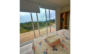 Venta 3 cabañas Peñol en un lote de 3.300