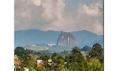Venta 3 cabañas Peñol en un lote de 3.300