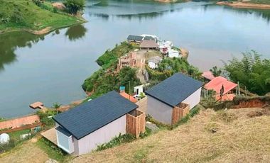 Venta 3 cabañas Peñol en un lote de 3.300