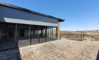 Local en PA con Terraza zona El Mirador.