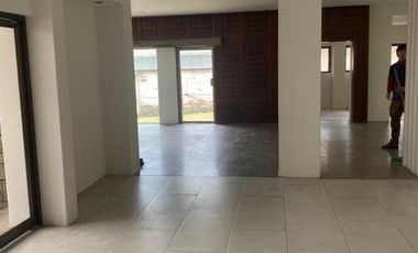 Propiedad comercial en alquiler 3.200m2T, Gran Colombia y Unidad Nacional