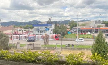 Propiedad comercial en alquiler 3.200m2T, Gran Colombia y Unidad Nacional