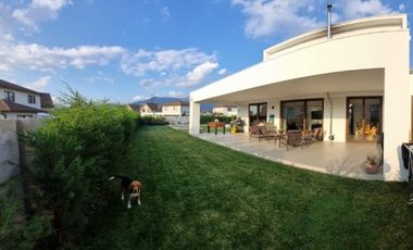 Casa en venta El Polo 4 dorm 3 baños con piscina en Machalí