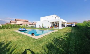 Casa en venta El Polo 4 dorm 3 baños con piscina en Machalí